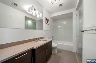 9 Somerset Ln 407, Edgewater, NJ 07020 - Photo 12