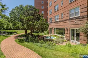 10 Crestmont Road 4H, Montclair, NJ 07042 - Photo 22