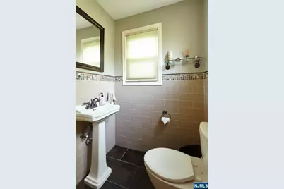 274 W Englewood Avenue, Teaneck Township, NJ 07666 - Photo 6