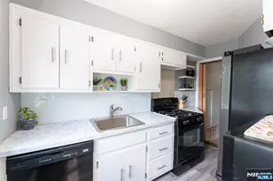 605 Linden Ave, Teaneck Township, NJ 07666 - Photo 4