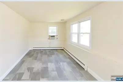 1 Leliarts Lane, Elmwood Park, NJ 07407 - Photo 2