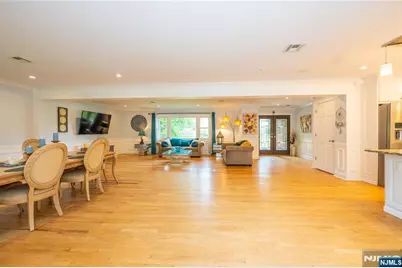 375 Queens Court, Ridgewood, NJ 07450 - Photo 16