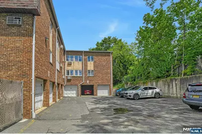 31 Home Place 1 #1, Bergenfield, NJ 07621 - Photo 4