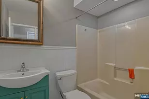 31 Home Pl 1, Bergenfield, NJ 07621 - Photo 24