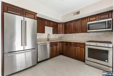 6-04 Cross Meadows, Fair Lawn, NJ 07410 - Photo 4