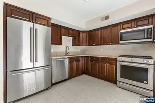 6-04 Cross Meadows, Fair Lawn, NJ 07410 - Photo 4