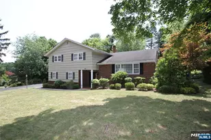 10 Bayberry Dr, Montvale, NJ 07645 - Photo 2