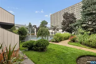1447 John St, Fort Lee, NJ 07024 - Photo 22