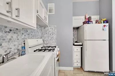 2000 Linwood Avenue 23E #23E, Fort Lee, NJ 07024 - Photo 8