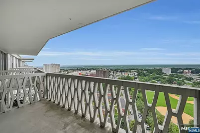 2000 Linwood Avenue 23E #23E, Fort Lee, NJ 07024 - Photo 14