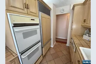 300 Winston Drive 302 #302, Cliffside Park, NJ 07010 - Photo 2