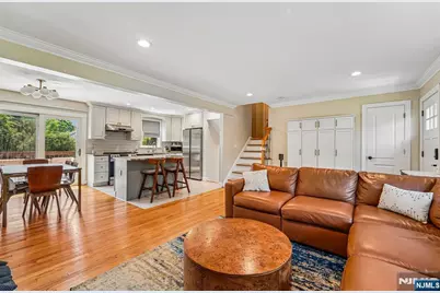 252 Canterbury Place, Ridgewood, NJ 07450 - Photo 8