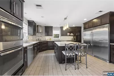 135 Rector Court, Bergenfield, NJ 07621 - Photo 22
