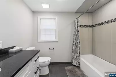 135 Rector Court, Bergenfield, NJ 07621 - Photo 30