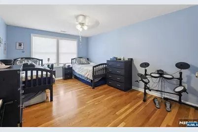 135 Rector Court, Bergenfield, NJ 07621 - Photo 32