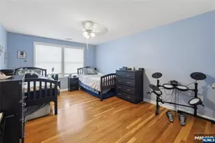 135 Rector Ct, Bergenfield, NJ 07621 - Photo 32