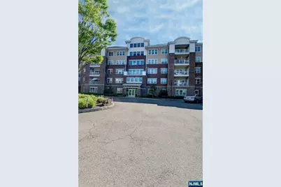 1113 Warren 113 #113, Wanaque, NJ 07465 - Photo 2