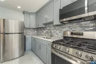 32 Wedgewood Dr 48, Verona, NJ 07044 - Photo 8