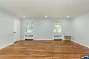 32 Wedgewood Dr 48, Verona, NJ 07044 - Photo 2