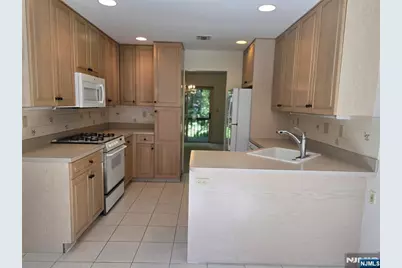 87 Lakeview Drive, Old Tappan, NJ 07675 - Photo 8
