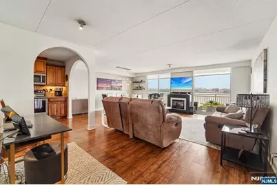 1077 River Road 903 #903, Edgewater, NJ 07020 - Photo 2
