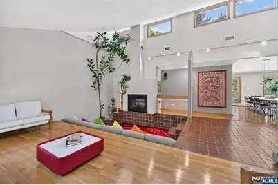 18-05 Saddle River Road, Fair Lawn, NJ 07410 - Photo 2