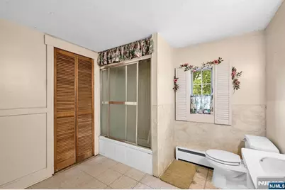 163 W Midland Avenue, Paramus, NJ 07652 - Photo 30
