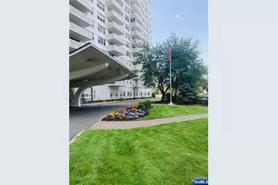 2000 Linwood Avenue 9J #9J, Fort Lee, NJ 07024 - Photo 22