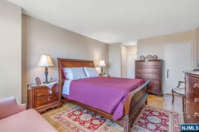 2000 Linwood Avenue 9J #9J, Fort Lee, NJ 07024 - Photo 10