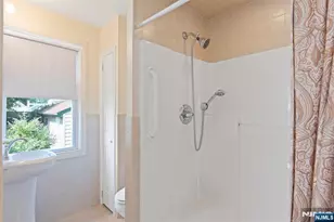 446 Marlboro Rd, Wood Ridge, NJ 07075 - Photo 8