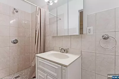86 Clendenny Avenue, Jersey City, NJ 07304 - Photo 16