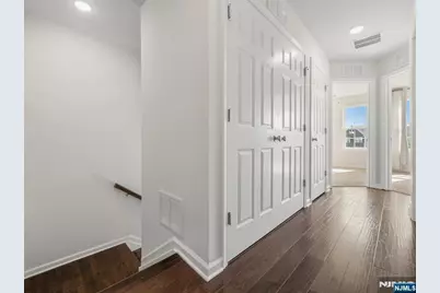 18 Litchfield Lane, Fair Lawn, NJ 07410 - Photo 44