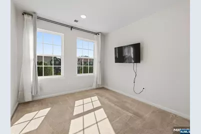 18 Litchfield Lane, Fair Lawn, NJ 07410 - Photo 40