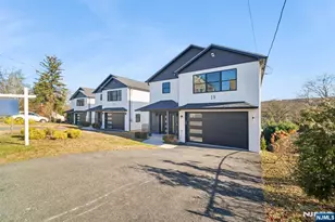 19 Mountain Ave, Mahwah, NJ 07430 - Photo 22