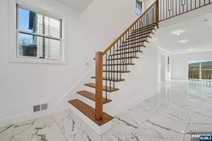 19 Mountain Ave, Mahwah, NJ 07430 - Photo 8