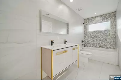 19 Mountain Avenue, Mahwah, NJ 07430 - Photo 10
