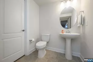22 Hilltop Dr, Caldwell, NJ 07006 - Photo 36