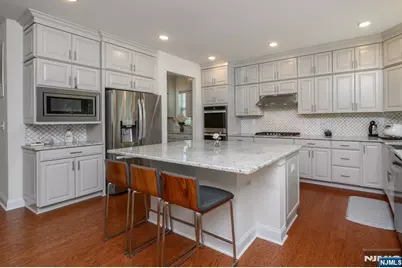 22 Hilltop Drive, Caldwell, NJ 07006 - Photo 8