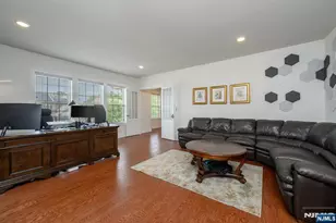 22 Hilltop Dr, Caldwell, NJ 07006 - Photo 6