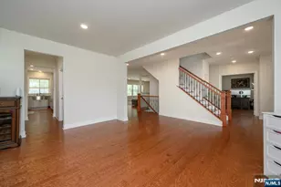22 Hilltop Dr, Caldwell, NJ 07006 - Photo 4