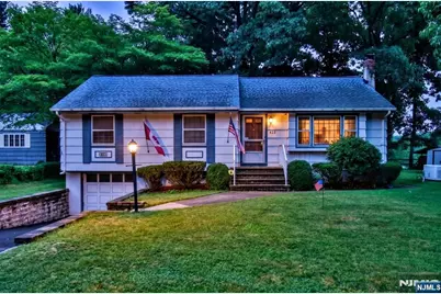 423 W Oakland Avenue, Oakland, NJ 07436 - Photo 1