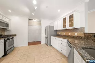 155 The Promenade, Edgewater, NJ 07020 - Photo 10