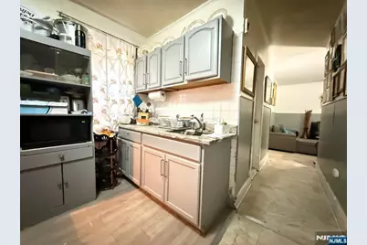615 Summit Avenue, Union City, NJ 07087 - Photo 8