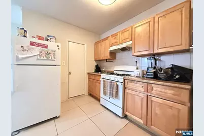 615 Summit Avenue, Union City, NJ 07087 - Photo 20