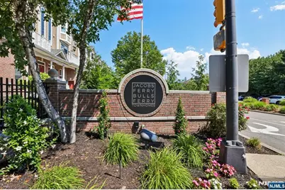 282 Roslyn Court 282X #282X, West New York, NJ 07093 - Photo 42
