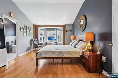 282 Roslyn Court 282X #282X, West New York, NJ 07093 - Photo 22