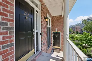 282 Roslyn Ct 282X, West New York, NJ 07093 - Photo 2