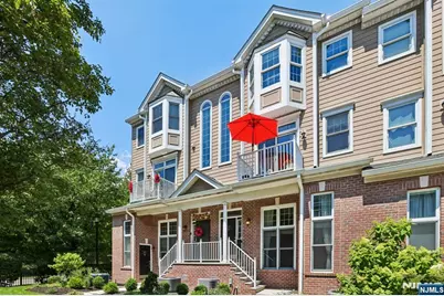 282 Roslyn Court 282X #282X, West New York, NJ 07093 - Photo 4