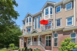 282 Roslyn Ct 282X, West New York, NJ 07093 - Photo 4