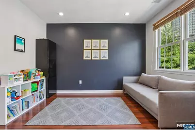 282 Roslyn Court 282X #282X, West New York, NJ 07093 - Photo 18